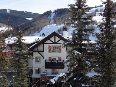 Vail rental condo for skiing with mountain & creek view